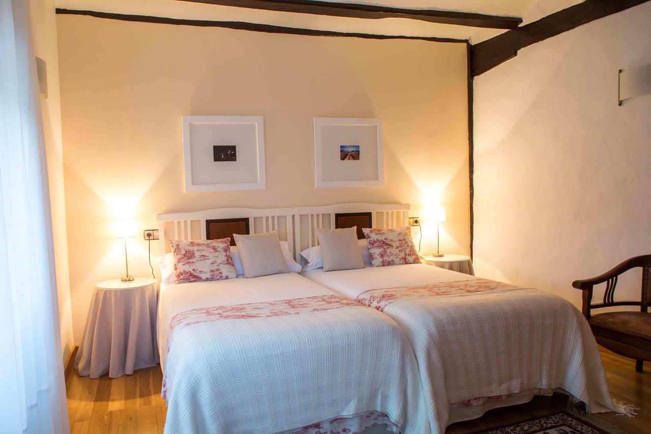 Casa De La Cadena Guest House Asiain Ngoại thất bức ảnh